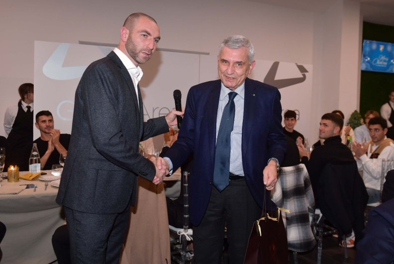 IL PRESIDENTE STIRPE ALLA CENA DI NATALE: “IL FROSINONE E’ UN ESEMPIO DENTRO E FUORI DAL CAMPO”