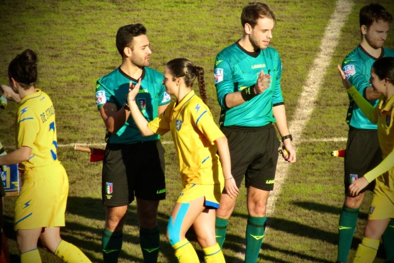FROSINONE, PARI STRETTO CON IL GRIFONE GIALLOVERDE (2-2)