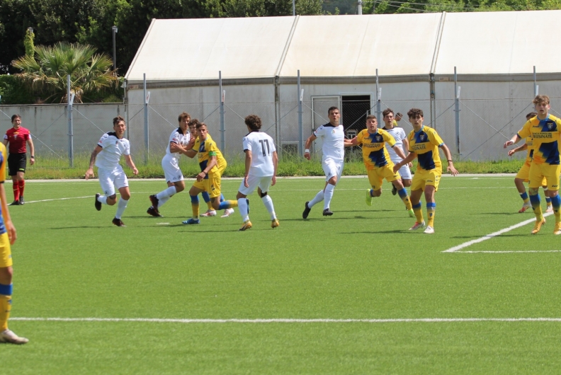 PRIMAVERA2, IL FROSINONE FRENATO SUL 2-2 DA UN RIGORE DUBBIO AL 90′